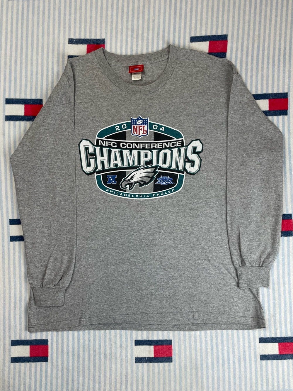 Vintage NFL 2004 Philadelphia Eagles football long sleeve shirt